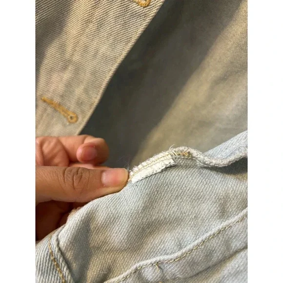 THREAD & SUPPLY Lightwash Distressed Denim
Jacket sz small - Picture 6 of 11